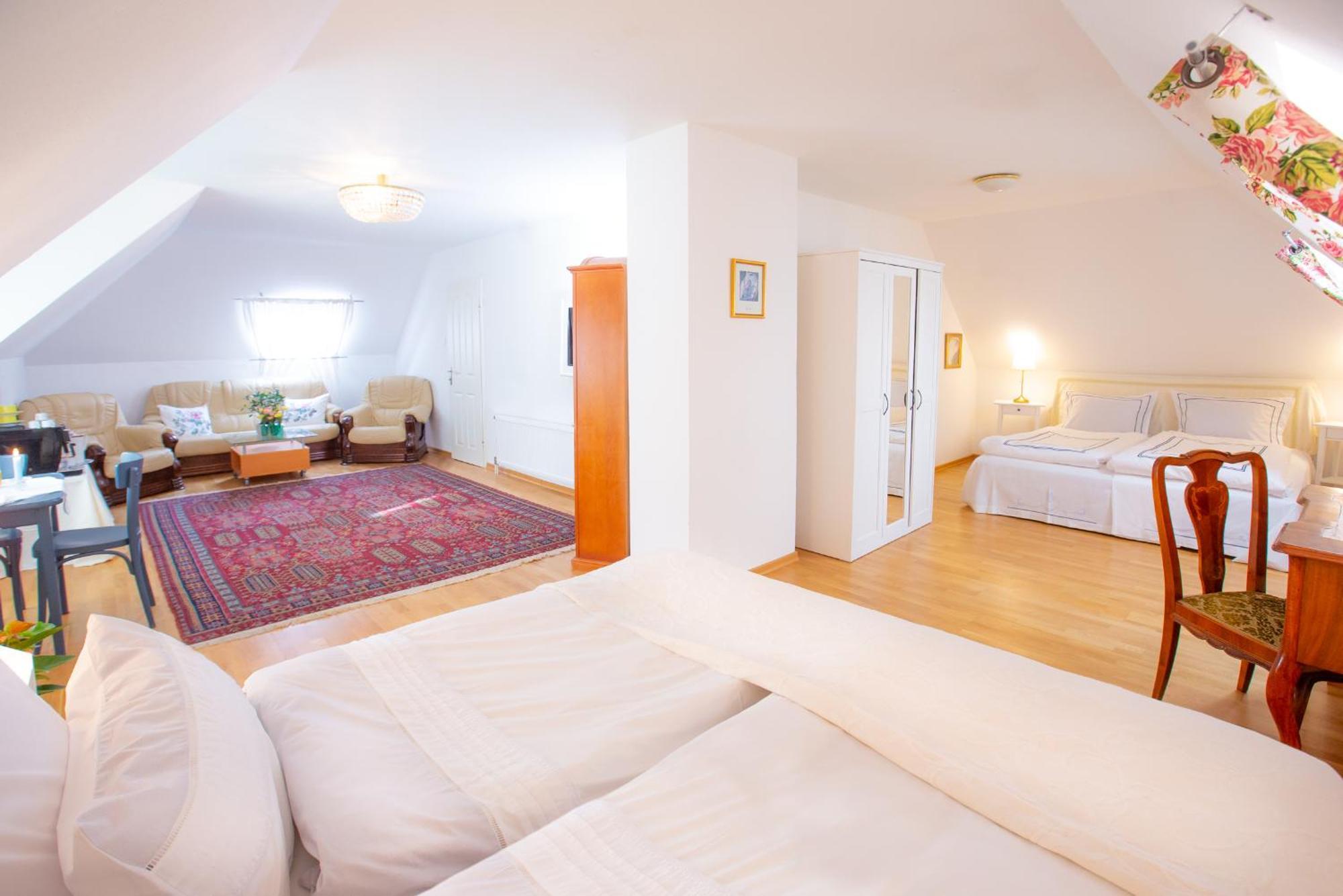 Marinela'S Bnb Wina Bagian luar foto